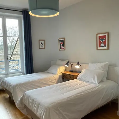 Bel Appartement, Bien Equipe Et Confortable Dans Le Centre Historique Fougères Extérieur photo